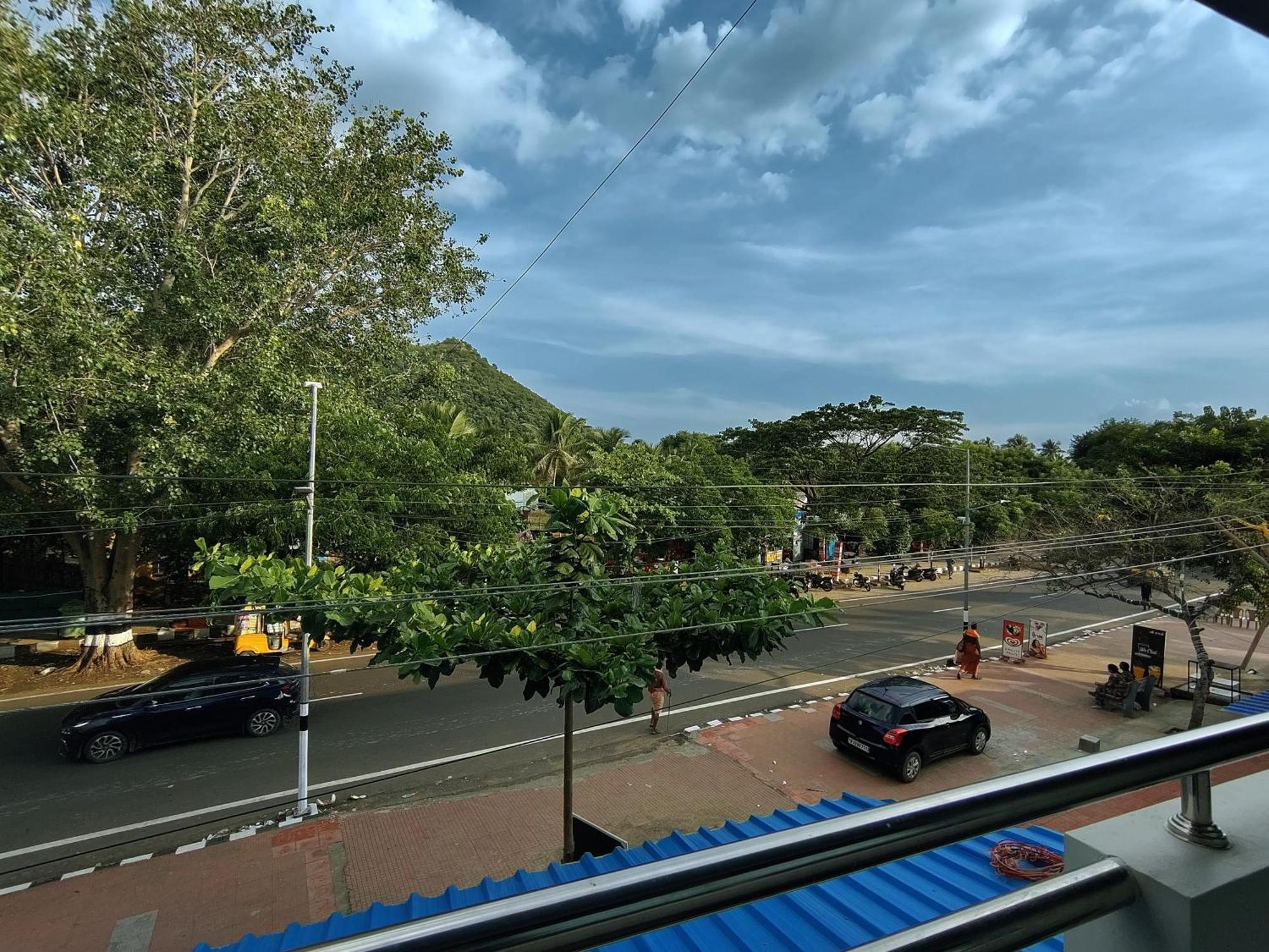 Athma Aruna Residency - Mountain View Rooms Tiruvannamalai Bagian luar foto